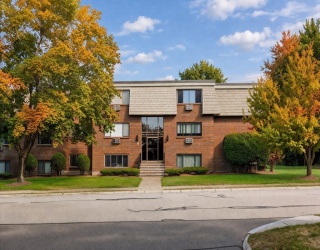 5 Hallmark Gardens, Burlington, Massachusetts, 1 Bedroom Bedrooms, 3 Rooms Rooms,1 BathroomBathrooms,Residential,For Sale,Hallmark Gardens,73498012