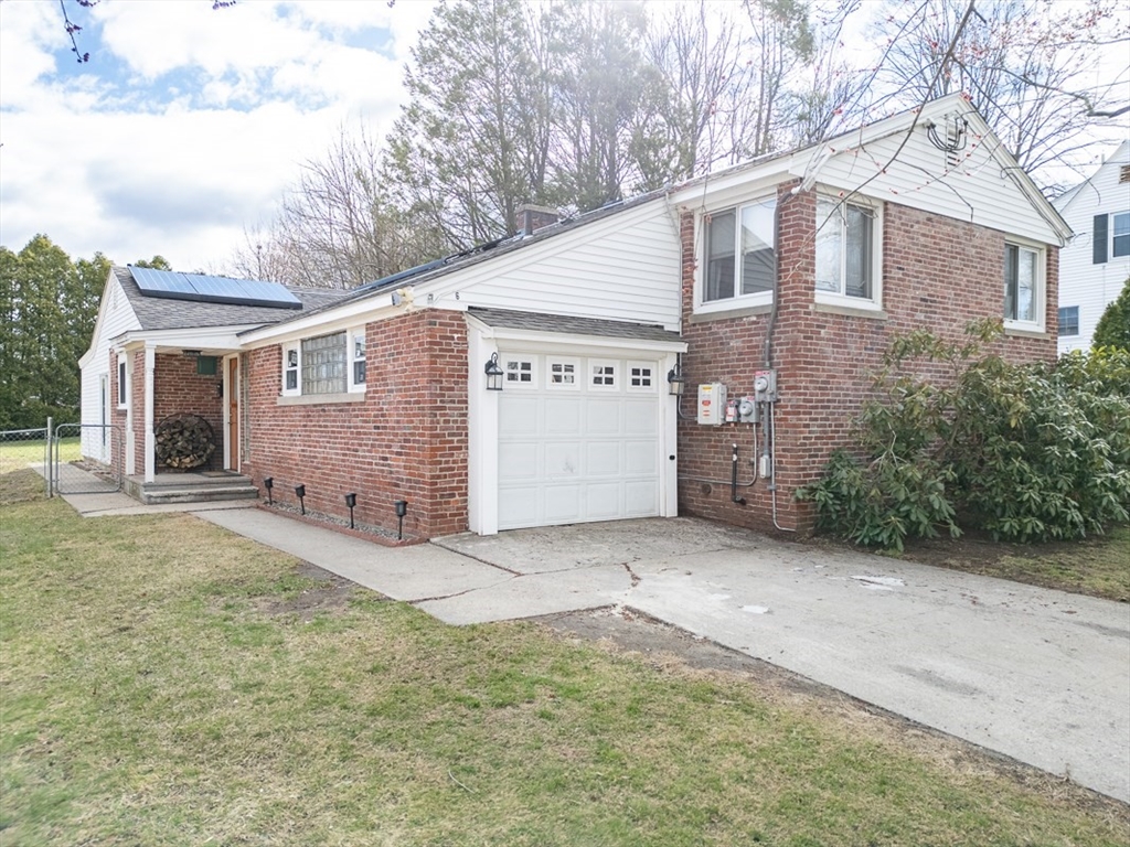 6 Danforth St, Lawrence, Massachusetts, 3 Bedrooms Bedrooms, 5 Rooms Rooms,1.5 BathroomsBathrooms,Residential,For Sale,Danforth St,73498055