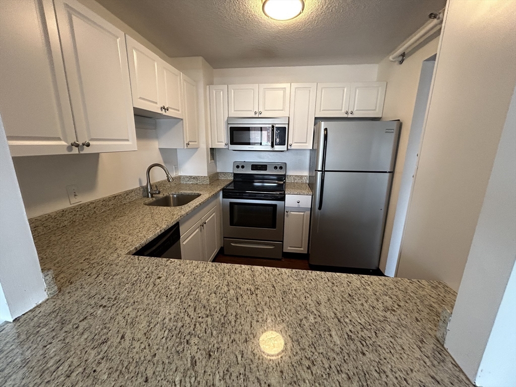 872 Mass Ave, Cambridge, Massachusetts, 2 Bedrooms Bedrooms, 4 Rooms Rooms,2 BathroomsBathrooms,Residential Lease,For Rent,Mass Ave,73498006