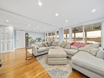 96 Utica St, Quincy, Massachusetts, 5 Bedrooms Bedrooms, 7 Rooms Rooms,2.5 BathroomsBathrooms,Residential,For Sale,Utica St,73461514