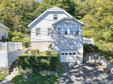 14 Willard Street, Waltham, Massachusetts, 3 Bedrooms Bedrooms, 8 Rooms Rooms,1 BathroomBathrooms,Residential,For Sale,Willard Street,73443685