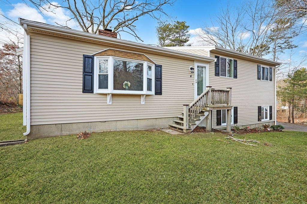 4 Oriole Way, Plymouth, Massachusetts, 3 Bedrooms Bedrooms, 8 Rooms Rooms,2 BathroomsBathrooms,Residential,For Sale,Oriole Way,73469248