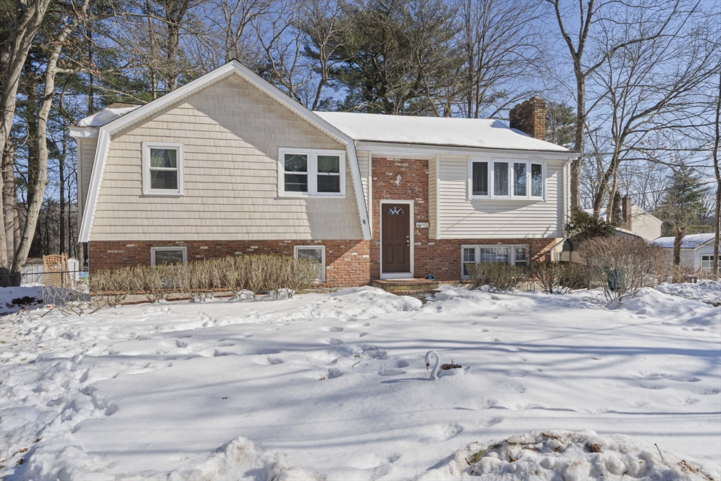 76 Short Sreet, Brockton, Massachusetts, 3 Bedrooms Bedrooms, 7 Rooms Rooms,1.5 BathroomsBathrooms,Residential,For Sale,Short Sreet,73478543