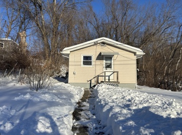 69 Beston Street, Chicopee, Massachusetts, 1 Bedroom Bedrooms, 4 Rooms Rooms,1 BathroomBathrooms,Residential,For Sale,Beston Street,73473386