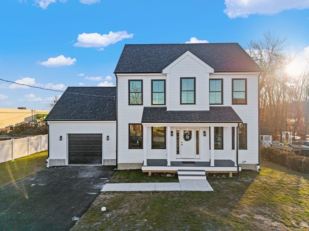 143 Meeson St, Fall River, Massachusetts, 3 Bedrooms Bedrooms, 9 Rooms Rooms,2.5 BathroomsBathrooms,Residential,For Sale,Meeson St,73462243