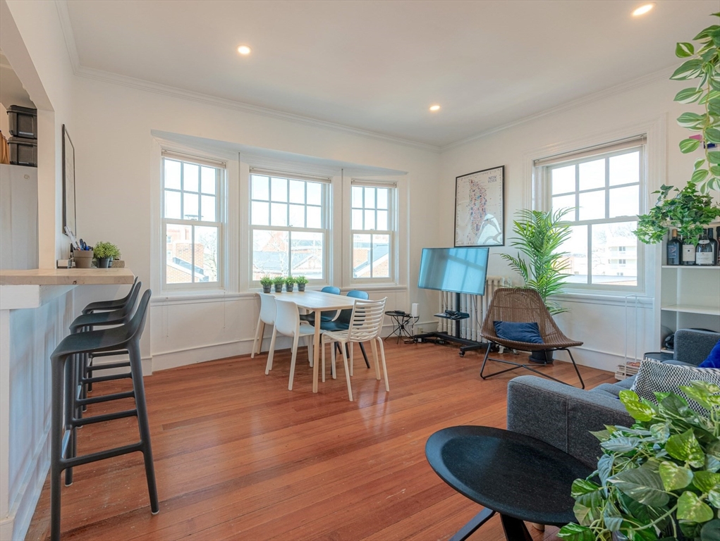 371 Harvard Street, Cambridge, Massachusetts, 2 Bedrooms Bedrooms, 4 Rooms Rooms,1 BathroomBathrooms,Residential Lease,For Rent,Harvard Street,73487793