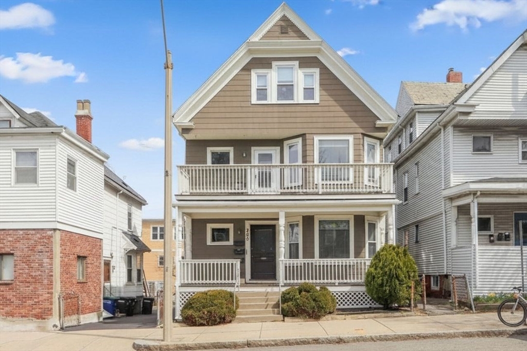 355 Highland Avenue, Somerville, Massachusetts, 2 Bedrooms Bedrooms, 4 Rooms Rooms,1 BathroomBathrooms,Residential,For Sale,Highland Avenue,73498161
