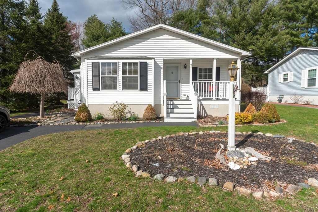 41 High Pond Dr, Bridgewater, Massachusetts, 2 Bedrooms Bedrooms, 6 Rooms Rooms,2 BathroomsBathrooms,Residential,For Sale,High Pond Dr,73498163