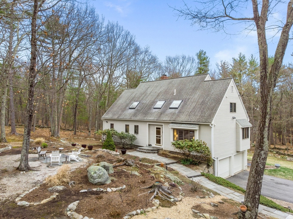 343 Sargent Road, Boxborough, Massachusetts, 4 Bedrooms Bedrooms, 12 Rooms Rooms,3 BathroomsBathrooms,Residential,For Sale,Sargent Road,73498171