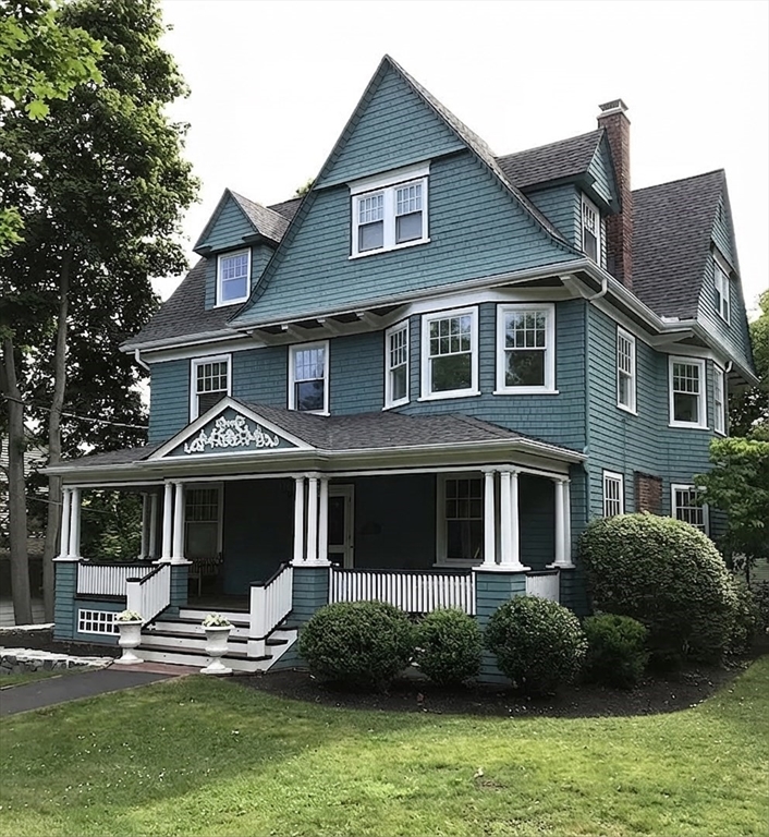 70 Sumner St, Newton, Massachusetts, 7 Bedrooms Bedrooms, 11 Rooms Rooms,3.5 BathroomsBathrooms,Residential Lease,For Rent,Sumner St,73498194