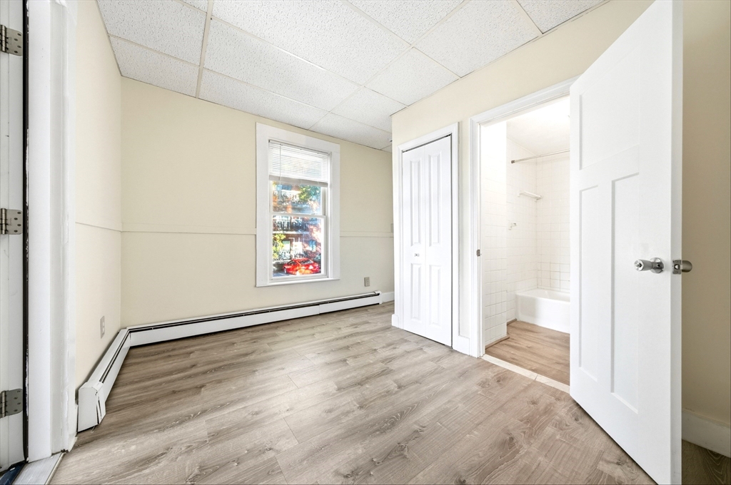 48 Waverly St, Melrose, Massachusetts, 1 Bedroom Bedrooms, 3 Rooms Rooms,1 BathroomBathrooms,Residential Lease,For Rent,Waverly St,73498209