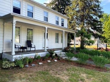 58 South East Street, Amherst, Massachusetts, 1 Bedroom Bedrooms, 2 Rooms Rooms,1 BathroomBathrooms,Residential Lease,For Rent,South East Street,73498176