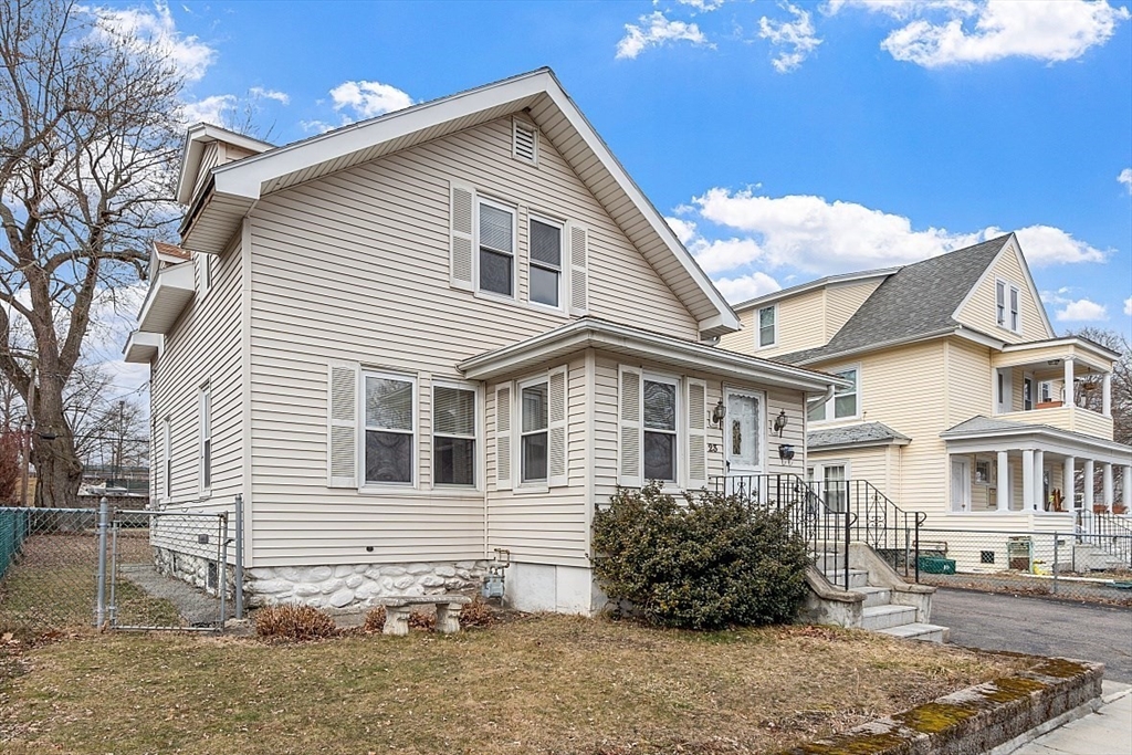 23 Carver Street, Worcester, Massachusetts, 3 Bedrooms Bedrooms, 7 Rooms Rooms,1 BathroomBathrooms,Residential Lease,For Rent,Carver Street,73498236