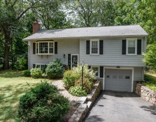 5 Loker St, Natick, Massachusetts, 3 Bedrooms Bedrooms, 10 Rooms Rooms,2 BathroomsBathrooms,Residential,For Sale,Loker St,73498305