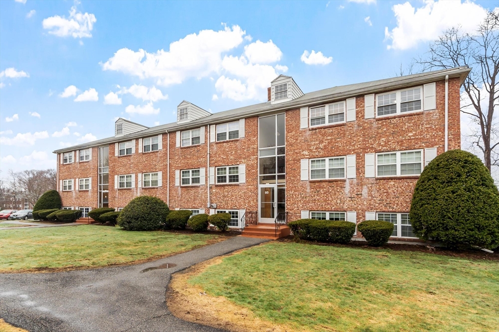 80 Edgelawn Avenue, North Andover, Massachusetts, 2 Bedrooms Bedrooms, 4 Rooms Rooms,1 BathroomBathrooms,Residential,For Sale,Edgelawn Avenue,73498317