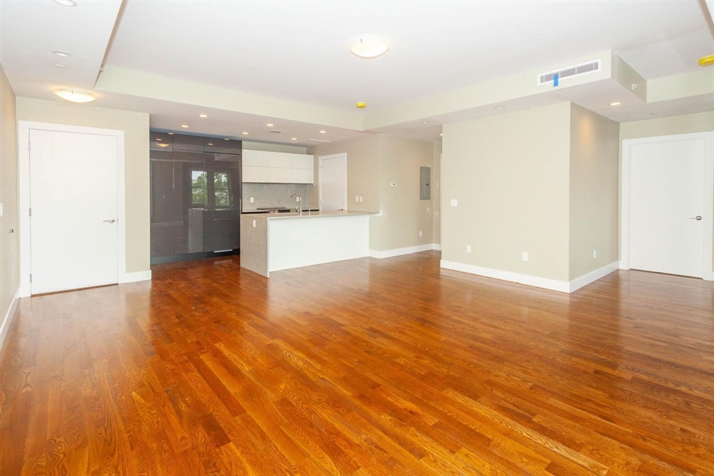 906 East 2nd, Boston, Massachusetts, 2 Bedrooms Bedrooms, 6 Rooms Rooms,2 BathroomsBathrooms,Residential Lease,For Rent,East 2nd,73498372