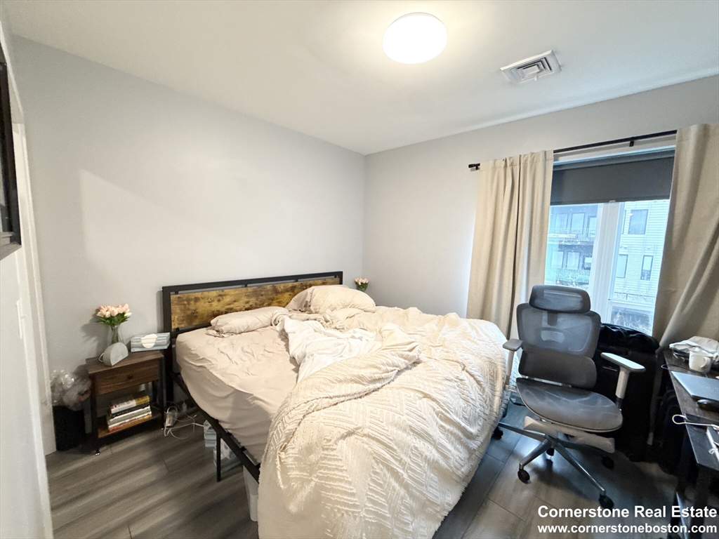55 West 5th St, Boston, Massachusetts, 2 Bedrooms Bedrooms, 5 Rooms Rooms,2 BathroomsBathrooms,Residential Lease,For Rent,West 5th St,73498373