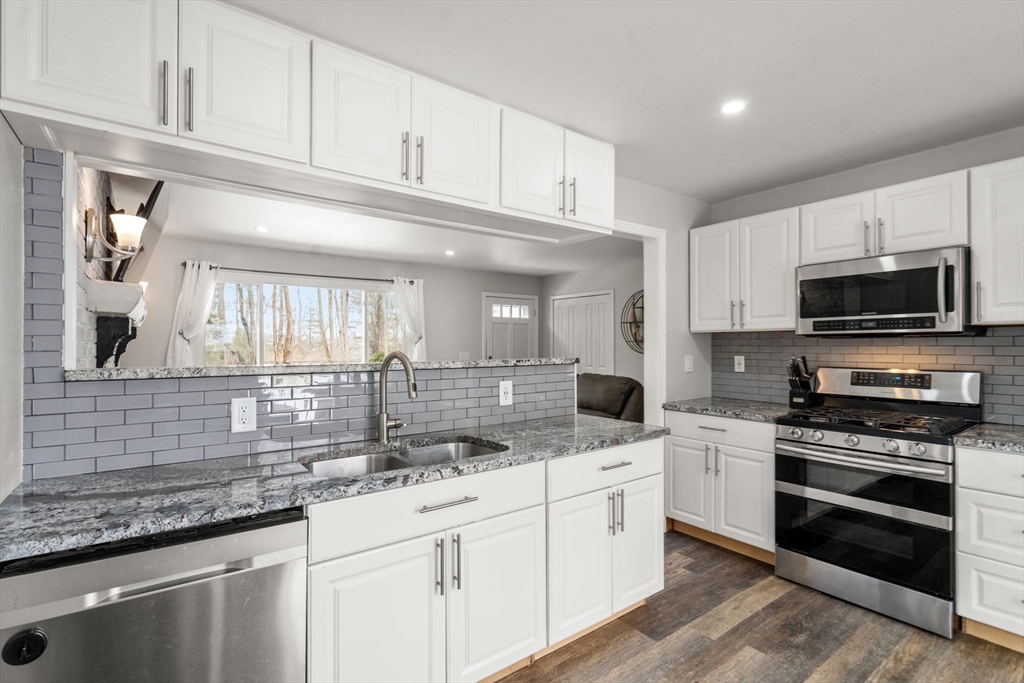 125 Rowe Street, New Bedford, Massachusetts, 3 Bedrooms Bedrooms, 5 Rooms Rooms,1 BathroomBathrooms,Residential,For Sale,Rowe Street,73498378