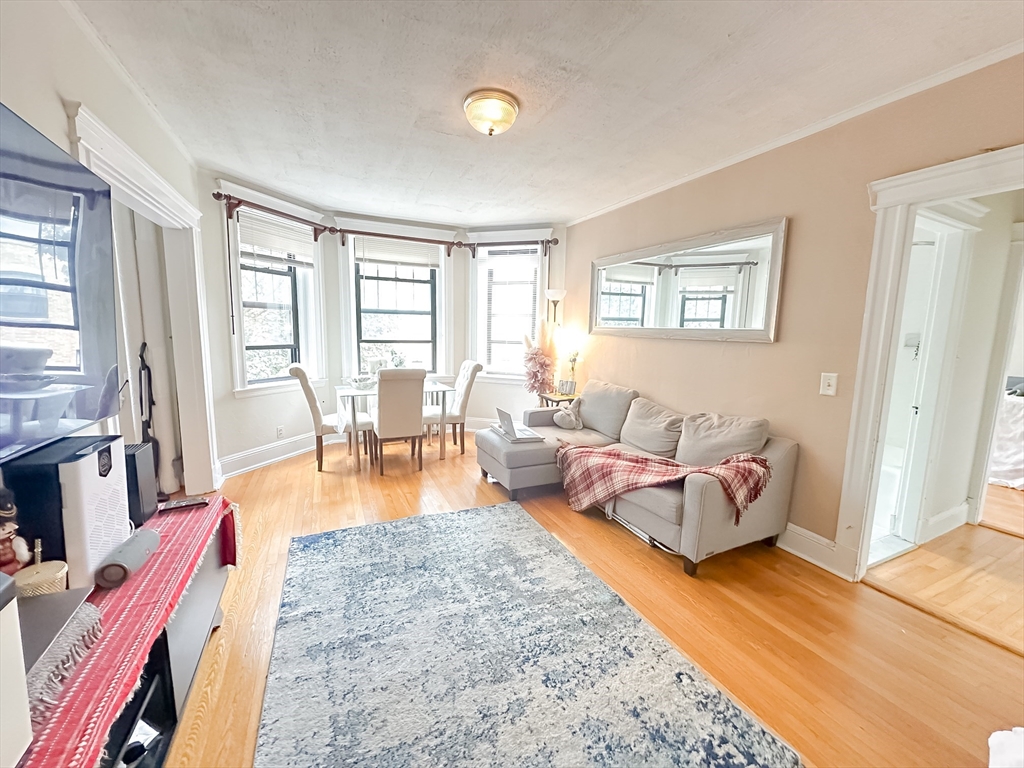 120 Riverway, Boston, Massachusetts, 1 Bedroom Bedrooms, 4 Rooms Rooms,1 BathroomBathrooms,Residential Lease,For Rent,Riverway,73498371