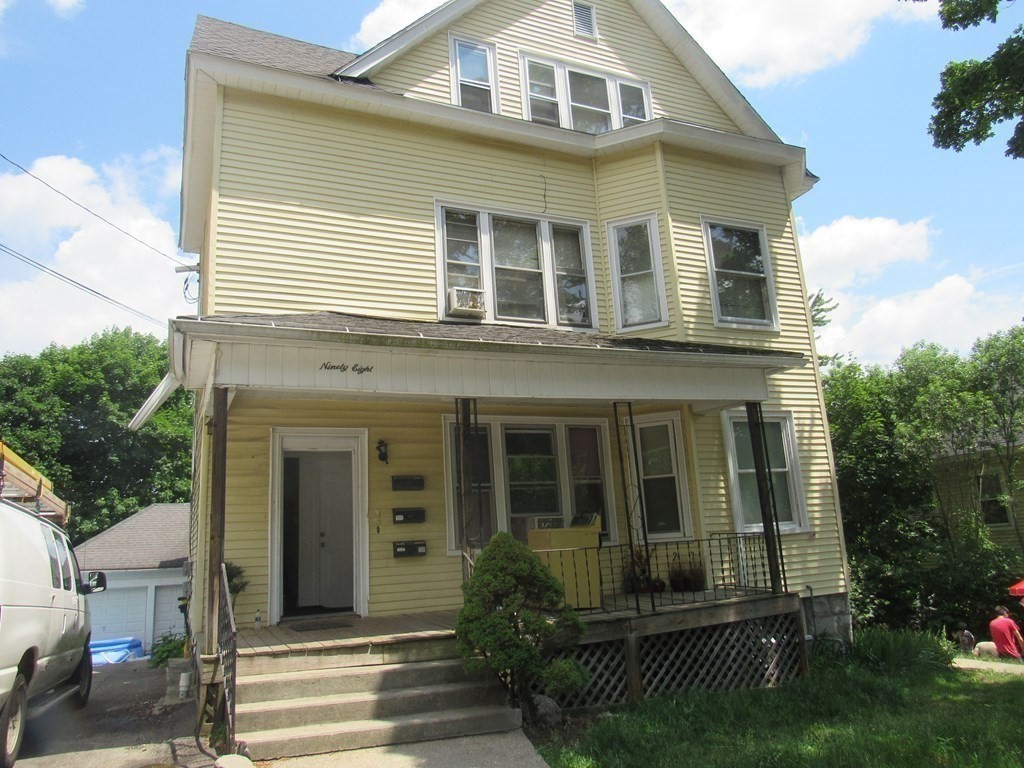 98 Brookline St, Worcester, Massachusetts, 3 Bedrooms Bedrooms, 7 Rooms Rooms,1 BathroomBathrooms,Residential Lease,For Rent,Brookline St,73498429