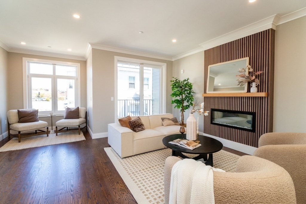 15 Tanglewood, Boston, Massachusetts, 3 Bedrooms Bedrooms, 6 Rooms Rooms,2.5 BathroomsBathrooms,Residential,For Sale,Tanglewood,73498330