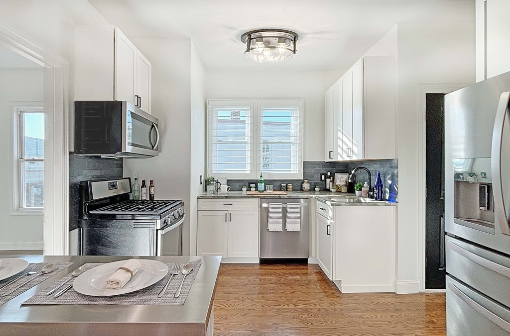 171-173 Walnut St, Chelsea, Massachusetts, 3 Bedrooms Bedrooms, 6 Rooms Rooms,1 BathroomBathrooms,Residential,For Sale,Walnut St,73498370