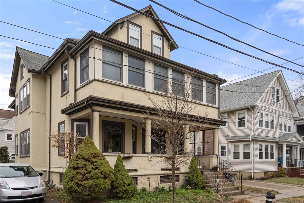 42 Grafton St, Arlington, Massachusetts, 2 Bedrooms Bedrooms, 5 Rooms Rooms,1 BathroomBathrooms,Residential,For Sale,Grafton St,73498195