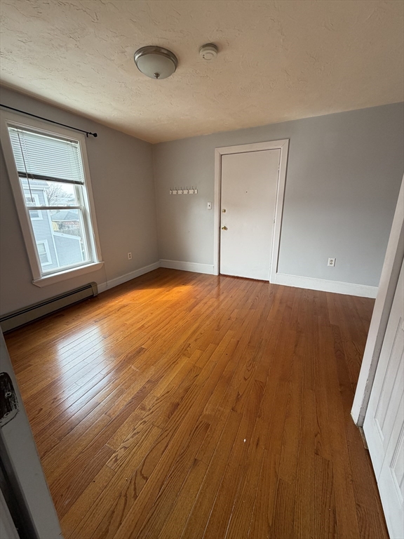 192 Billings St Quincy, Quincy, Massachusetts, 2 Bedrooms Bedrooms, 4 Rooms Rooms,1 BathroomBathrooms,Residential Lease,For Rent,Billings St Quincy,73498527
