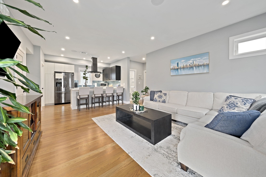 64-66 Armandine Street, Boston, Massachusetts, 2 Bedrooms Bedrooms, 5 Rooms Rooms,2 BathroomsBathrooms,Residential,For Sale,Armandine Street,73498529