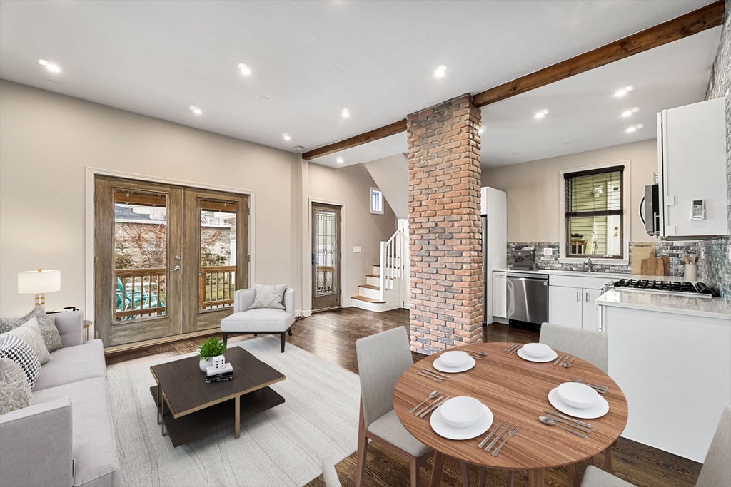 369 Medford Street, Somerville, Massachusetts, 1 Bedroom Bedrooms, 3 Rooms Rooms,1 BathroomBathrooms,Residential,For Sale,Medford Street,73498531