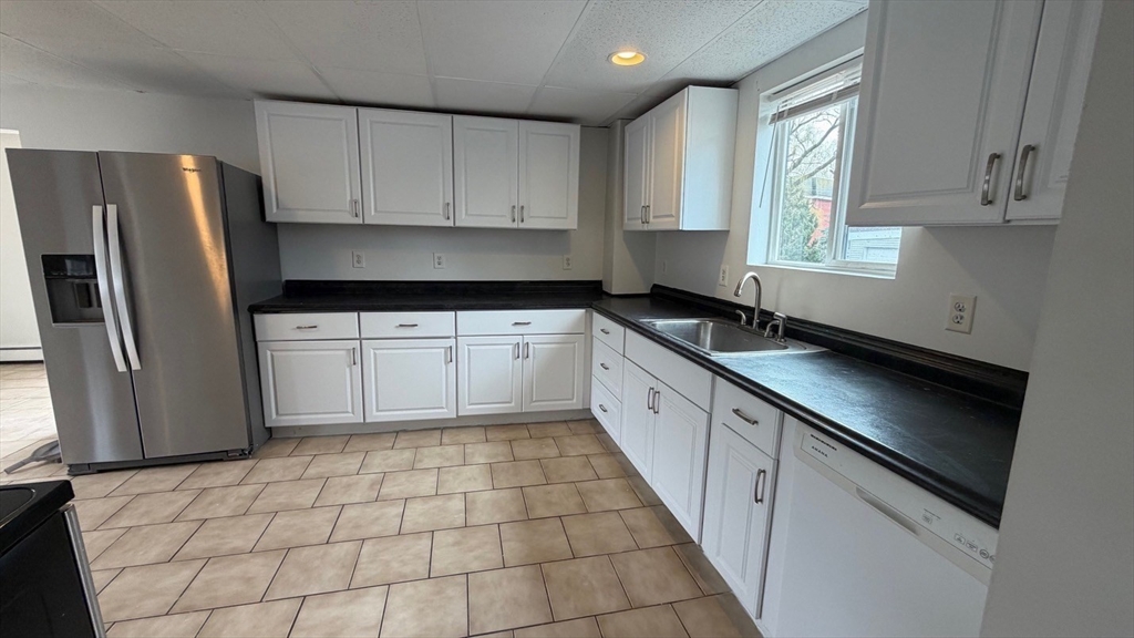 14 Arcadia, Revere, Massachusetts, 3 Bedrooms Bedrooms, 5 Rooms Rooms,2 BathroomsBathrooms,Residential Lease,For Rent,Arcadia,73498546