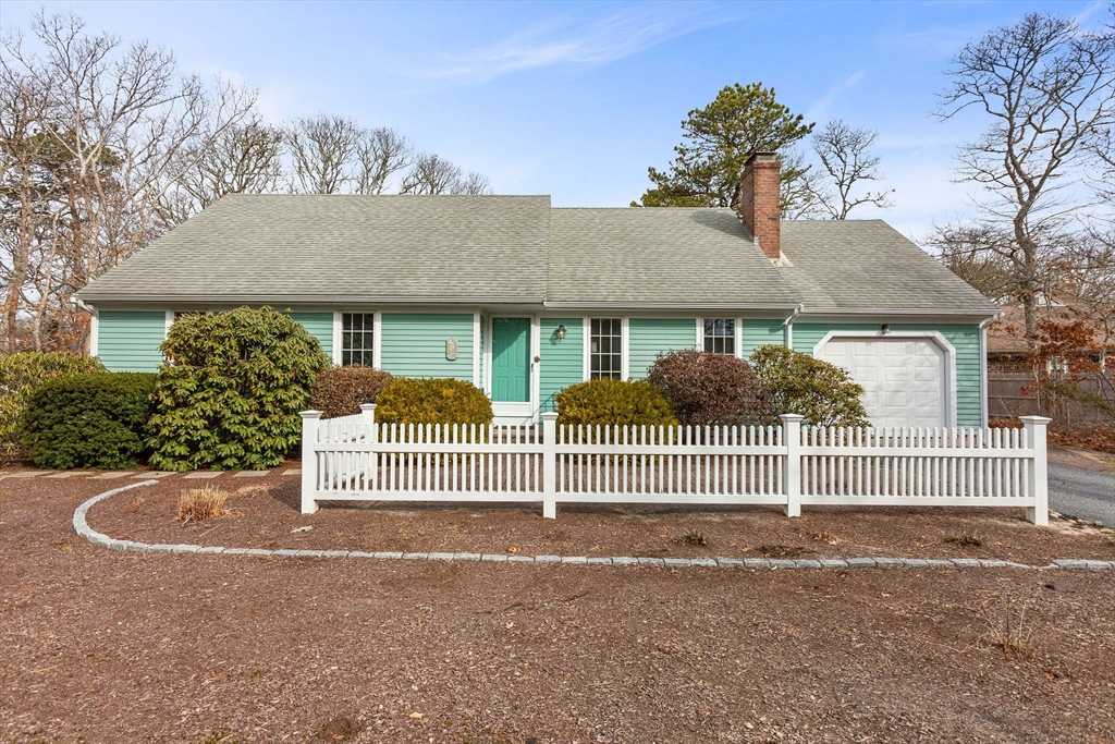 62 Continental Dr, Harwich, Massachusetts, 3 Bedrooms Bedrooms, 6 Rooms Rooms,2 BathroomsBathrooms,Residential,For Sale,Continental Dr,73498590