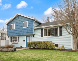 17 Gallows Hill Rd., Salem, Massachusetts, 4 Bedrooms Bedrooms, 7 Rooms Rooms,2 BathroomsBathrooms,Residential,For Sale,Gallows Hill Rd.,73498401