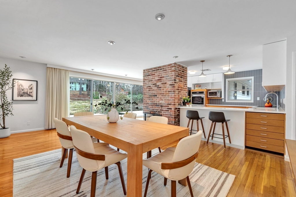 85 The Valley Rd, Concord, Massachusetts, 5 Bedrooms Bedrooms, 11 Rooms Rooms,2.5 BathroomsBathrooms,Residential,For Sale,The Valley Rd,73498611