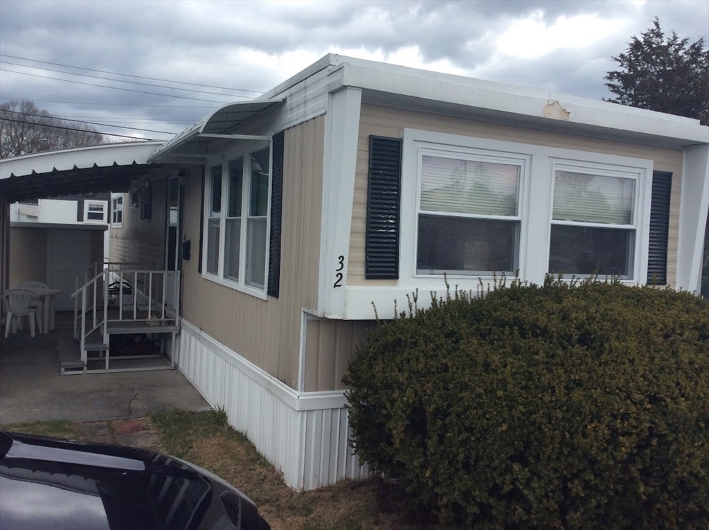 131 Washington St, Foxboro, Massachusetts, 1 Bedroom Bedrooms, 3 Rooms Rooms,1 BathroomBathrooms,Residential,For Sale,Washington St,73498628