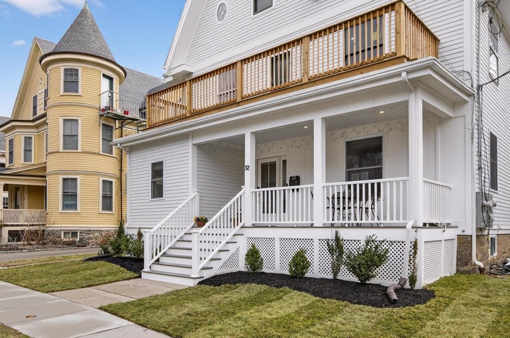 32 Columbia St, Brookline, Massachusetts, 3 Bedrooms Bedrooms, 7 Rooms Rooms,3 BathroomsBathrooms,Residential,For Sale,Columbia St,73498165