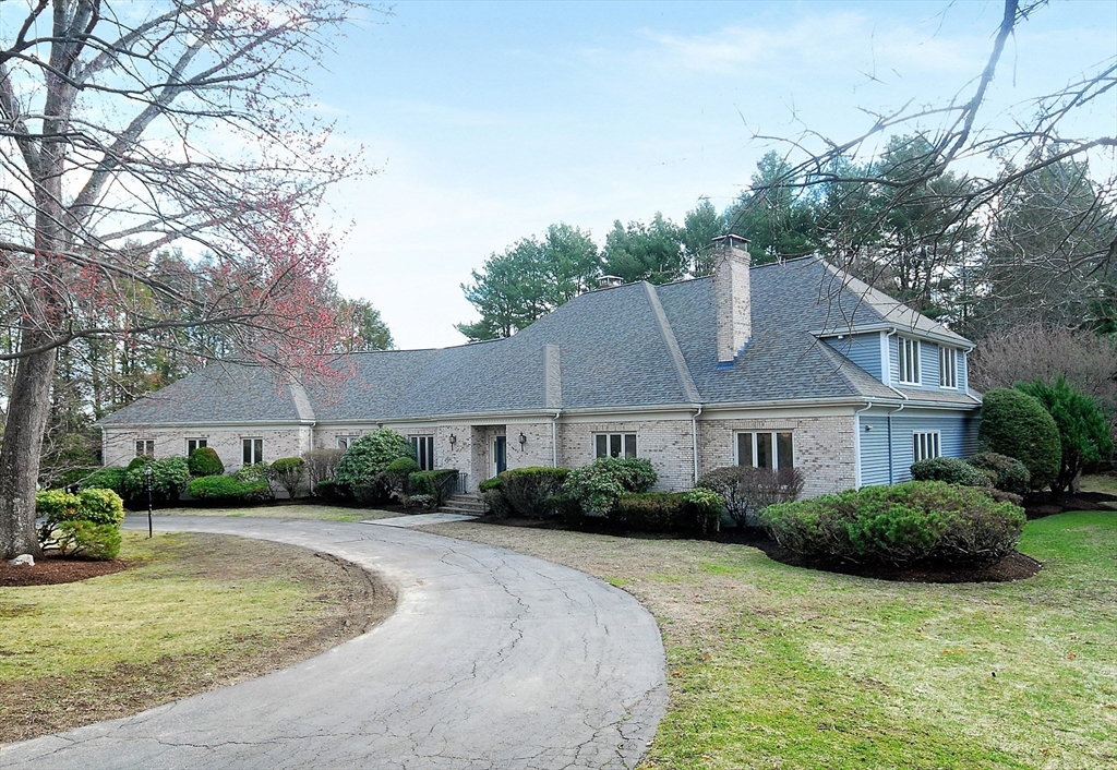 69 Mildred Circle, Concord, Massachusetts, 4 Bedrooms Bedrooms, 10 Rooms Rooms,4 BathroomsBathrooms,Residential,For Sale,Mildred Circle,73498521