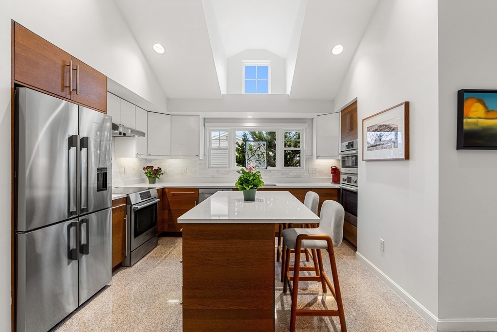 11 Ridge Street, Winchester, Massachusetts, 3 Bedrooms Bedrooms, 7 Rooms Rooms,2 BathroomsBathrooms,Residential,For Sale,Ridge Street,73498537