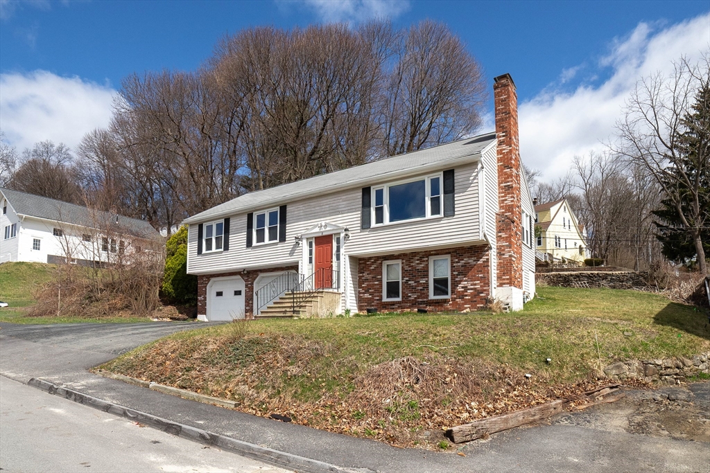 8 Minthorne, Worcester, Massachusetts, 3 Bedrooms Bedrooms, 8 Rooms Rooms,2 BathroomsBathrooms,Residential Lease,For Rent,Minthorne,73498728