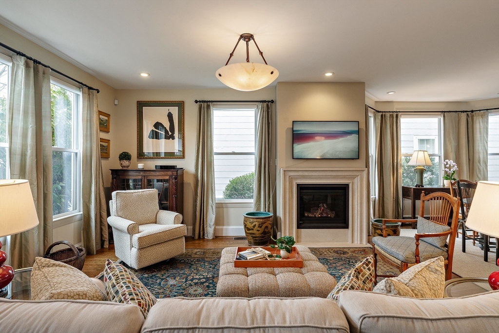 53 Ellery, Cambridge, Massachusetts, 4 Bedrooms Bedrooms, 8 Rooms Rooms,3 BathroomsBathrooms,Residential,For Sale,Ellery,73498532