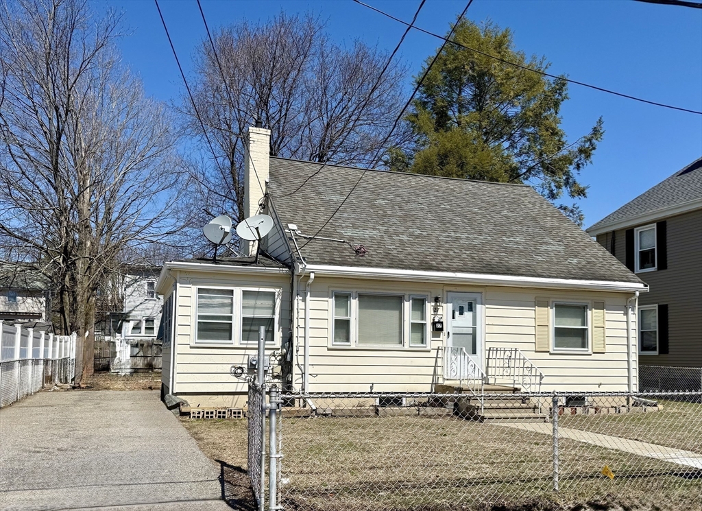 27 Hartwell Street, Waltham, Massachusetts, 4 Bedrooms Bedrooms, 7 Rooms Rooms,2 BathroomsBathrooms,Residential Lease,For Rent,Hartwell Street,73498825