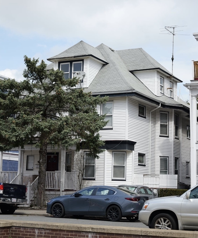 19 Clementine Park, Boston, Massachusetts, 8 Bedrooms Bedrooms, 13 Rooms Rooms,4 BathroomsBathrooms,Residential Income,For Sale,Clementine Park,73498827