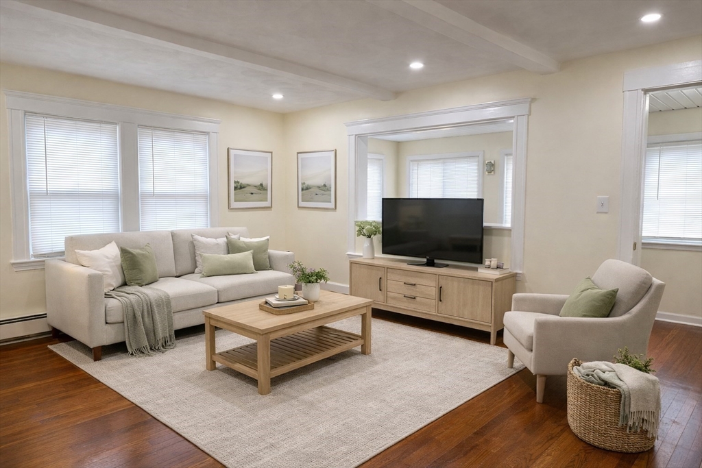 47 Euclid Ave, Quincy, Massachusetts, 2 Bedrooms Bedrooms, 4 Rooms Rooms,1 BathroomBathrooms,Residential Lease,For Rent,Euclid Ave,73498790