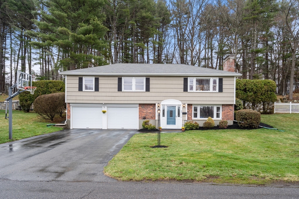 43 Lanewood Ave, Framingham, Massachusetts, 3 Bedrooms Bedrooms, 7 Rooms Rooms,2.5 BathroomsBathrooms,Residential,For Sale,Lanewood Ave,73498497