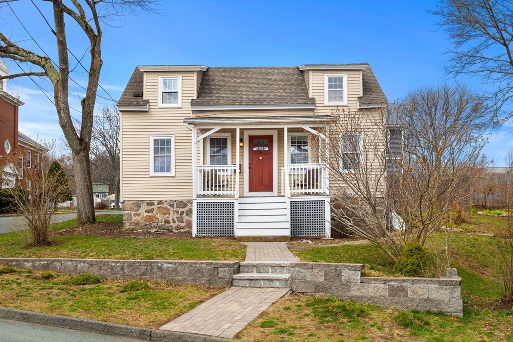 39 Chestnut St, Peabody, Massachusetts, 3 Bedrooms Bedrooms, 5 Rooms Rooms,2 BathroomsBathrooms,Residential,For Sale,Chestnut St,73498586