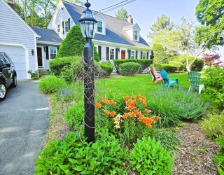 1348 Pleasant St, Bridgewater, Massachusetts, 4 Bedrooms Bedrooms, 6 Rooms Rooms,1.5 BathroomsBathrooms,Residential,For Sale,Pleasant St,73498819