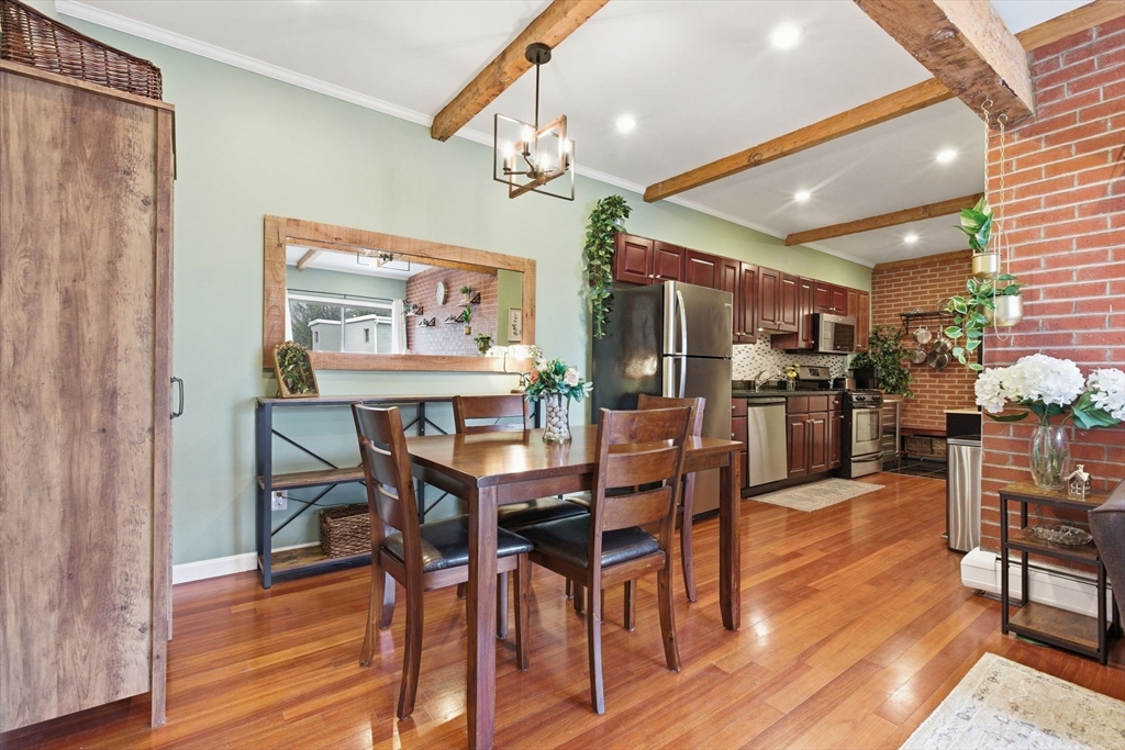 37 Hosmer Street, Marlborough, Massachusetts, 1 Bedroom Bedrooms, 3 Rooms Rooms,1 BathroomBathrooms,Residential,For Sale,Hosmer Street,73498639