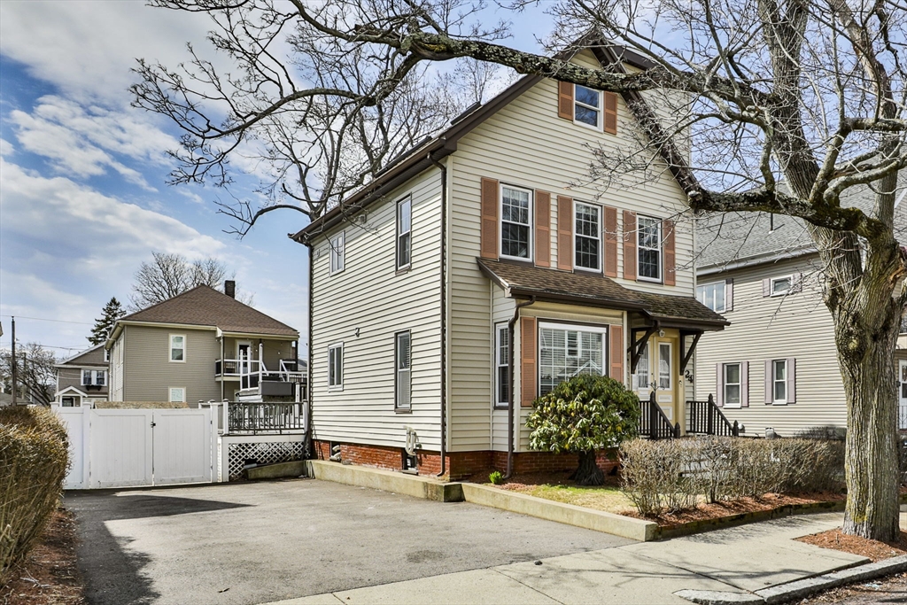 24 Watts St, Malden, Massachusetts, 4 Bedrooms Bedrooms, 10 Rooms Rooms,2.5 BathroomsBathrooms,Residential Income,For Sale,Watts St,73498668