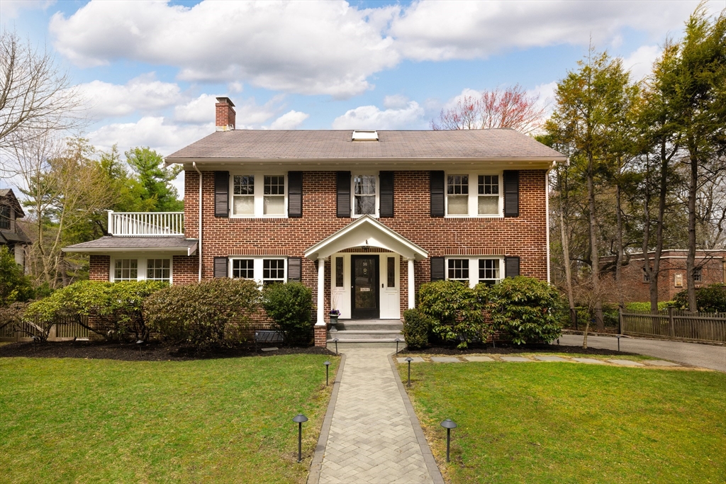 98 Spooner Road, Brookline, Massachusetts, 4 Bedrooms Bedrooms, 12 Rooms Rooms,4.5 BathroomsBathrooms,Residential,For Sale,Spooner Road,73498866