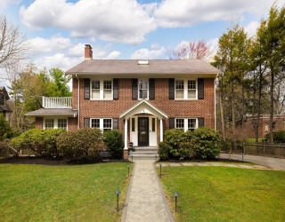 98 Spooner Road, Brookline, Massachusetts, 4 Bedrooms Bedrooms, 12 Rooms Rooms,4.5 BathroomsBathrooms,Residential,For Sale,Spooner Road,73498866